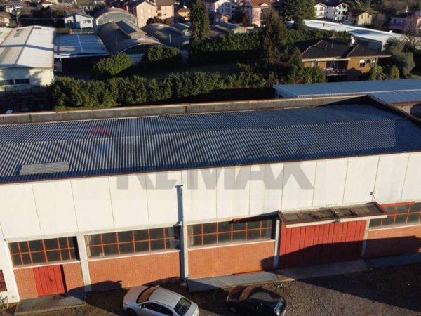locale commerciale in vendita ad Arcisate in zona Brenno Useria