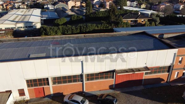 capannone in vendita ad Arcisate in zona Brenno Useria