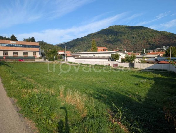 terreno in vendita ad Arcisate in zona Brenno Useria