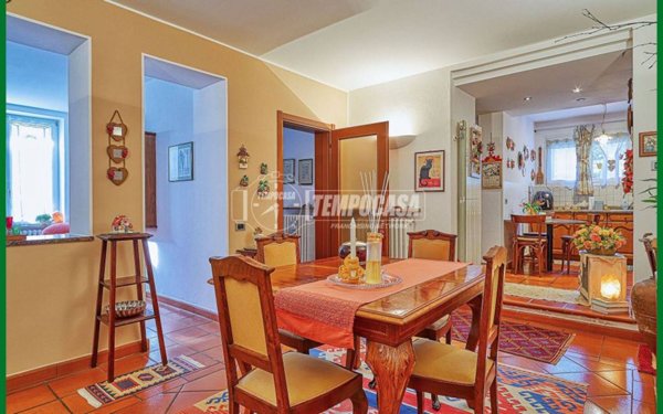 appartamento in vendita ad Arcisate in zona Brenno Useria