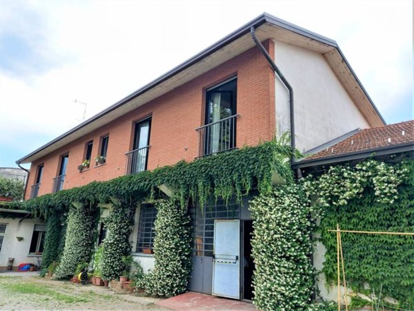 casa indipendente in vendita ad Arsago Seprio