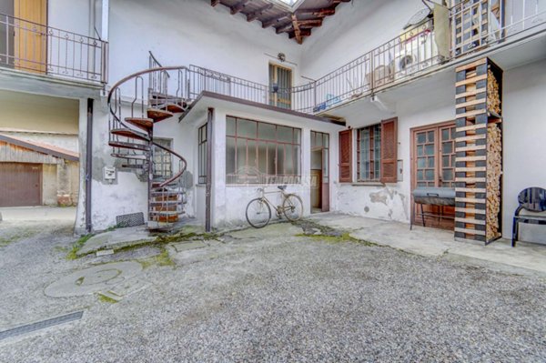 casa indipendente in vendita ad Arsago Seprio