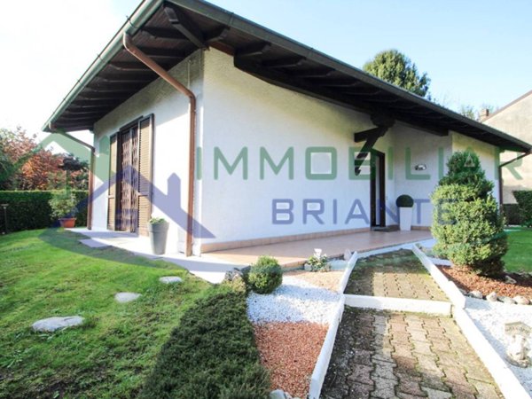 casa indipendente in vendita ad Arsago Seprio