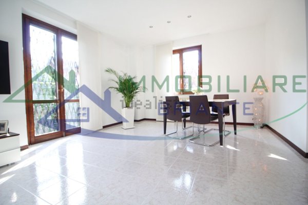 casa indipendente in vendita ad Arsago Seprio