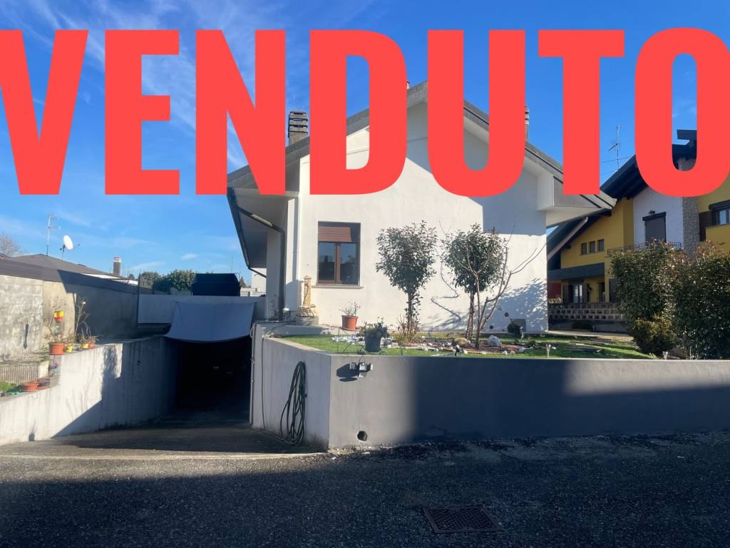 casa indipendente in vendita ad Arsago Seprio