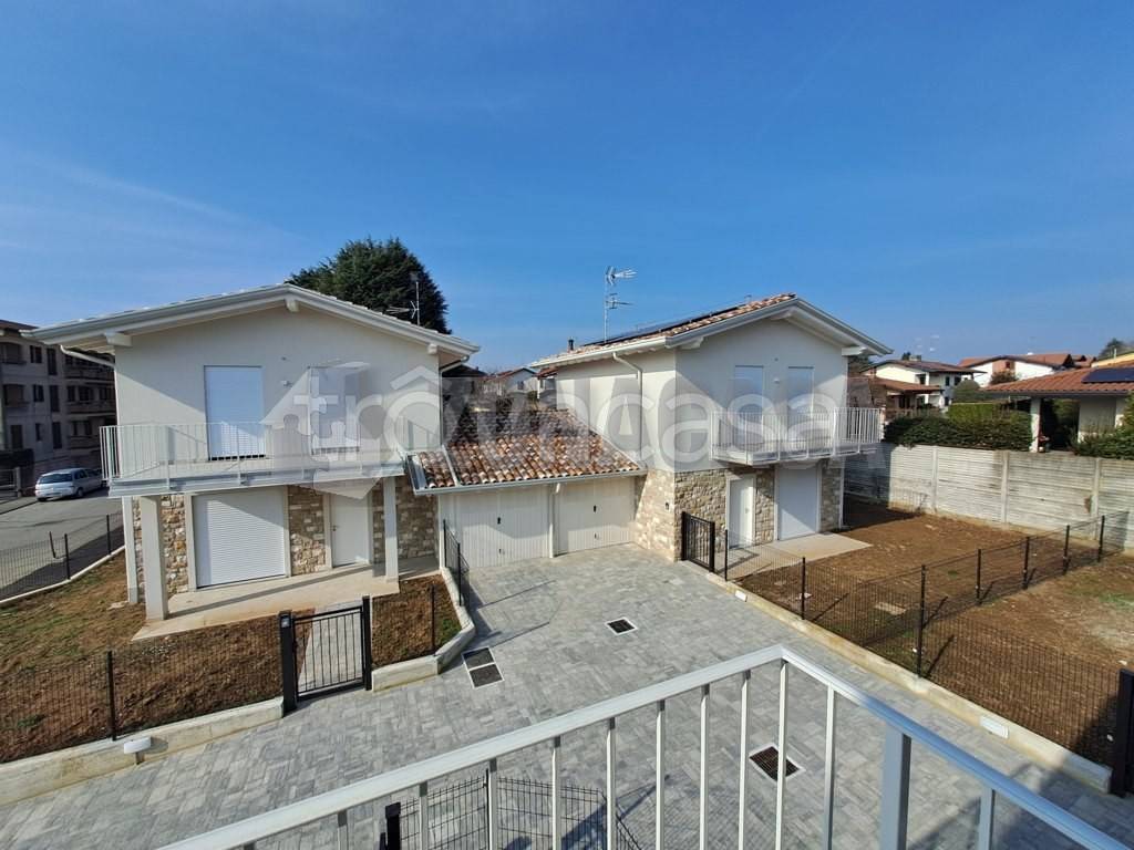 casa indipendente in vendita ad Arsago Seprio