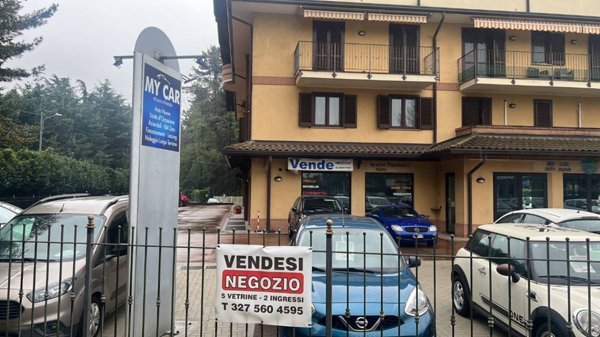 negozio in vendita ad Arsago Seprio
