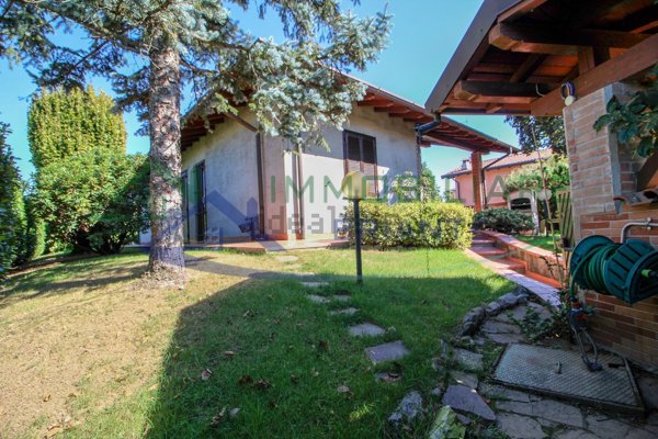 casa indipendente in vendita ad Arsago Seprio