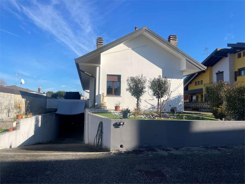 casa indipendente in vendita ad Arsago Seprio