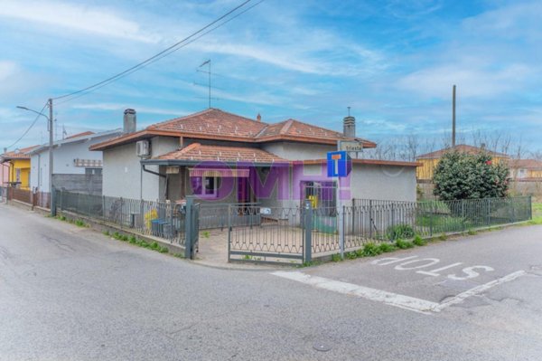 casa indipendente in vendita ad Arsago Seprio