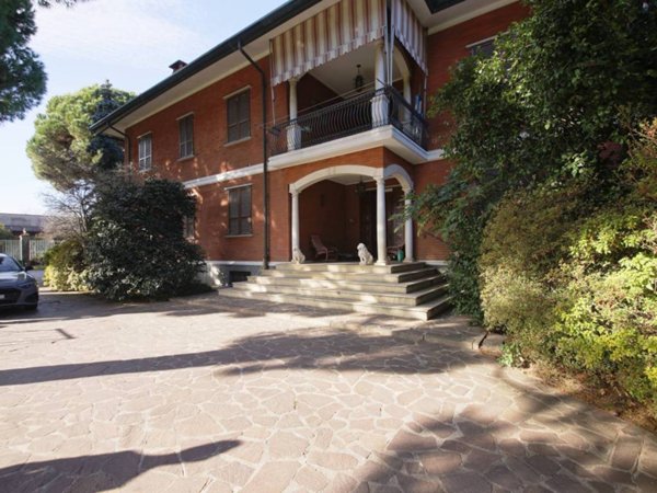 casa indipendente in vendita ad Arsago Seprio