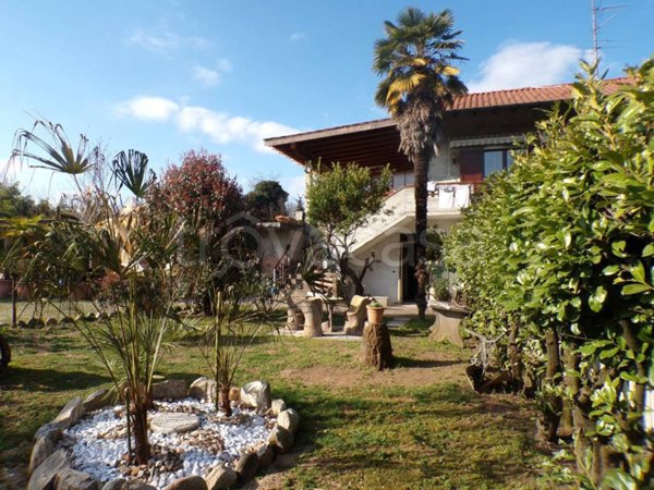 casa indipendente in vendita ad Arsago Seprio