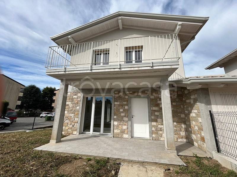 casa indipendente in vendita ad Arsago Seprio