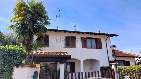 casa indipendente in vendita ad Arsago Seprio