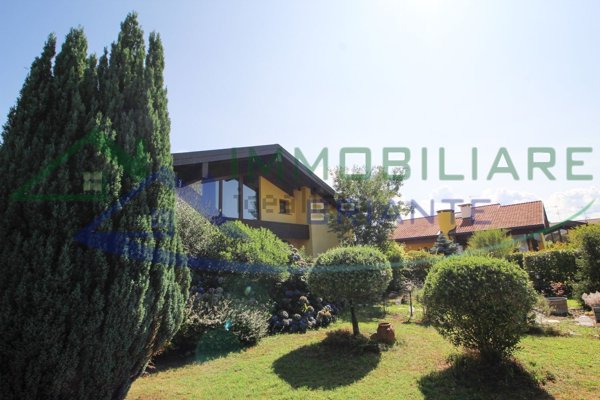 casa indipendente in vendita ad Arsago Seprio