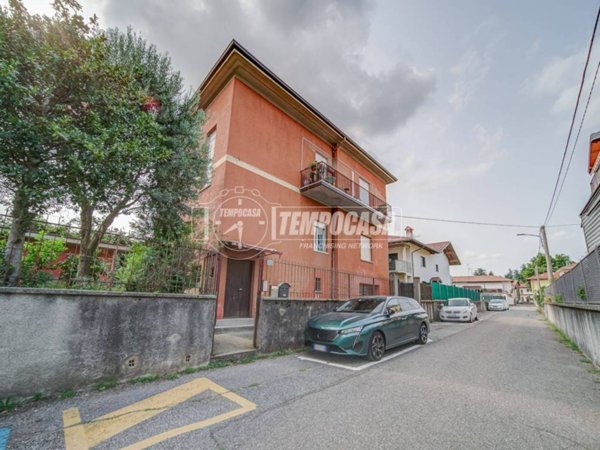 casa indipendente in vendita ad Arsago Seprio