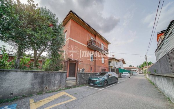 casa indipendente in vendita ad Arsago Seprio