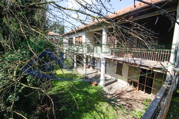 casa indipendente in vendita ad Arsago Seprio