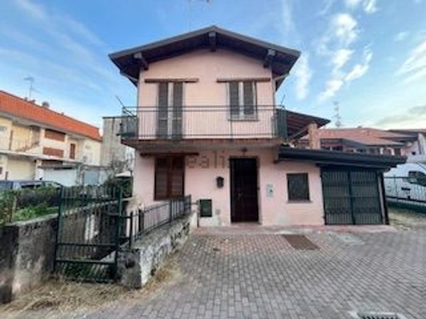 appartamento in vendita ad Arsago Seprio
