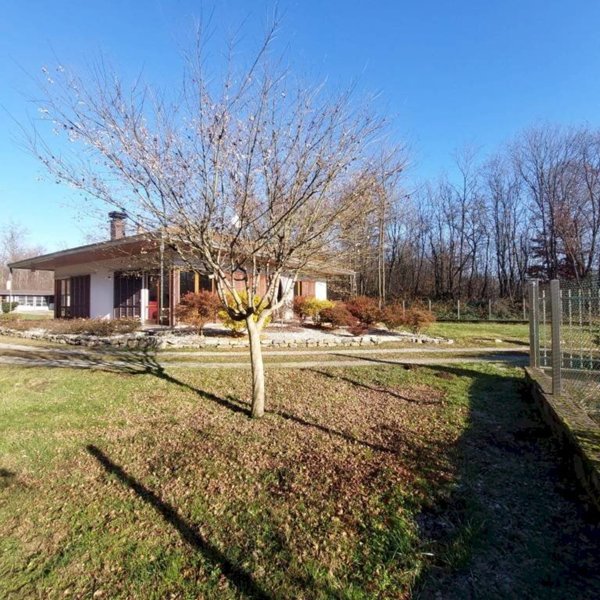 casa indipendente in vendita ad Arsago Seprio