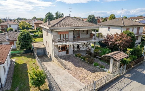 casa indipendente in vendita ad Arsago Seprio