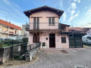 appartamento in vendita ad Arsago Seprio