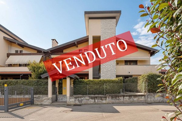 appartamento in vendita ad Arsago Seprio