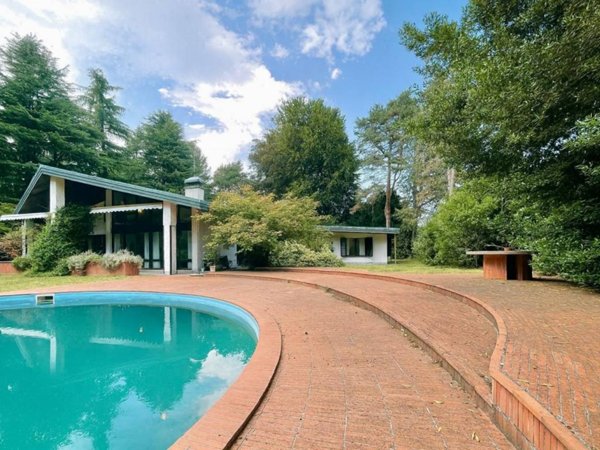 villa in vendita ad Arsago Seprio