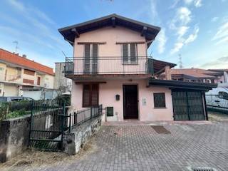 appartamento in vendita ad Arsago Seprio