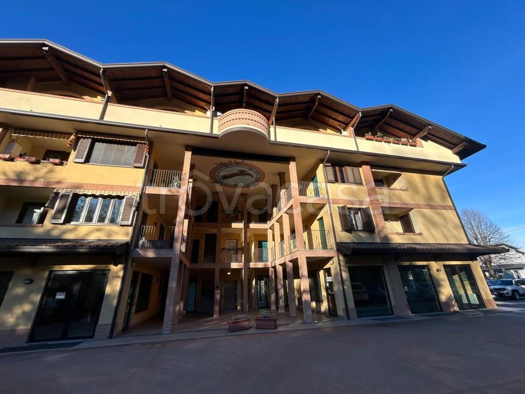 negozio in vendita ad Arsago Seprio