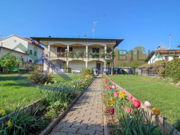 casa indipendente in vendita ad Arsago Seprio