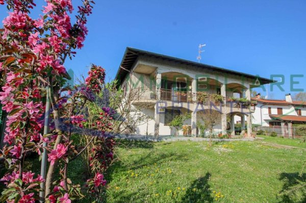 casa indipendente in vendita ad Arsago Seprio