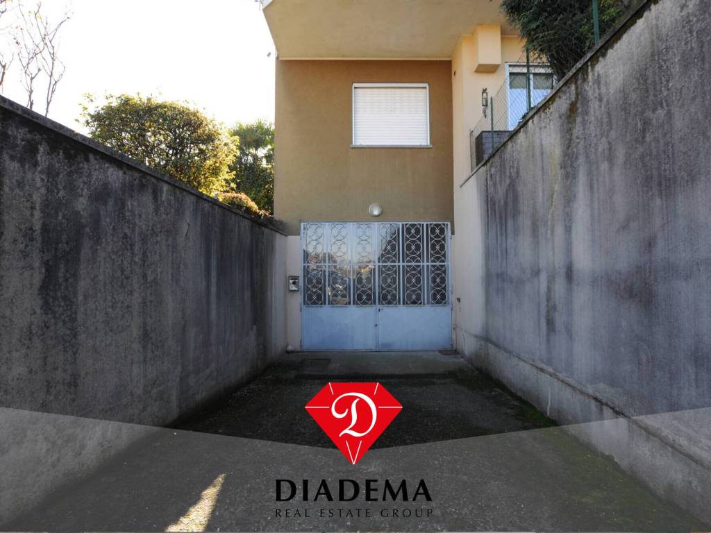 locale commerciale in vendita ad Arsago Seprio