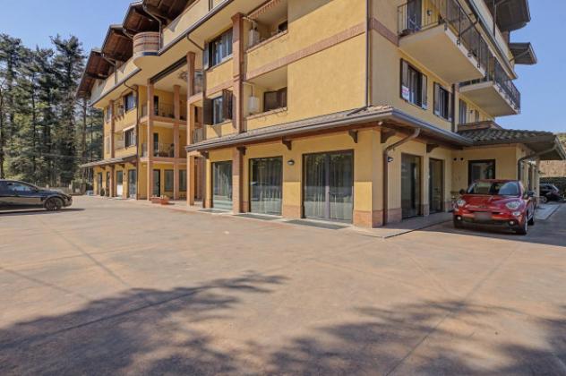 negozio in vendita ad Arsago Seprio