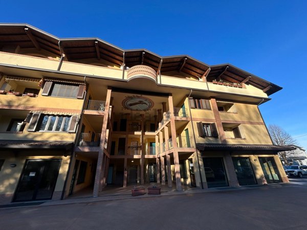 negozio in vendita ad Arsago Seprio