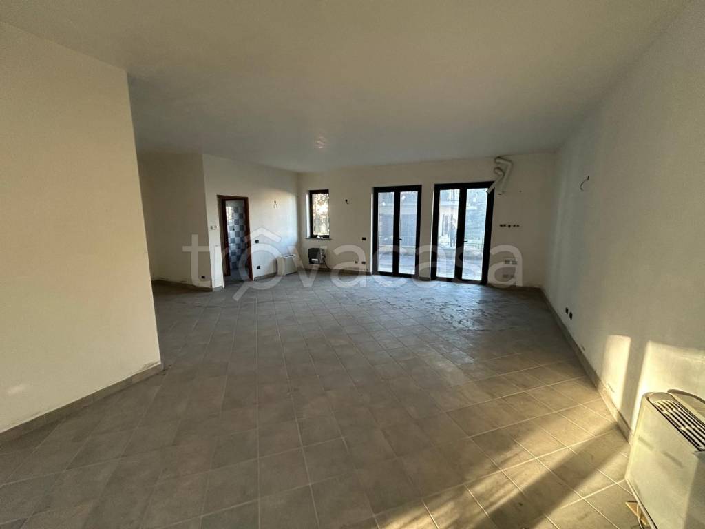 negozio in vendita ad Arsago Seprio