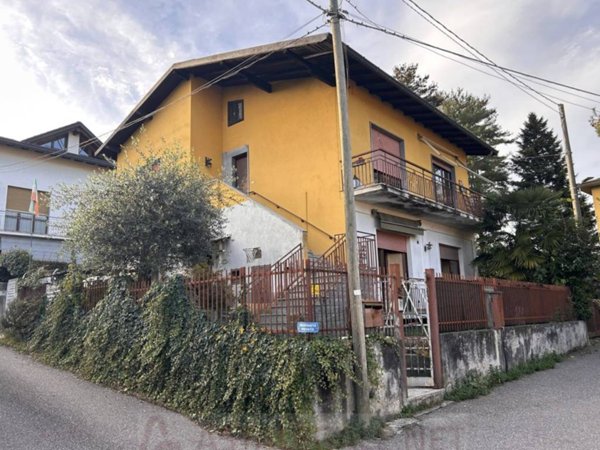 casa indipendente in vendita ad Arsago Seprio