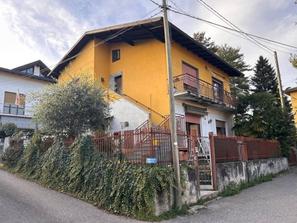 appartamento in vendita ad Arsago Seprio