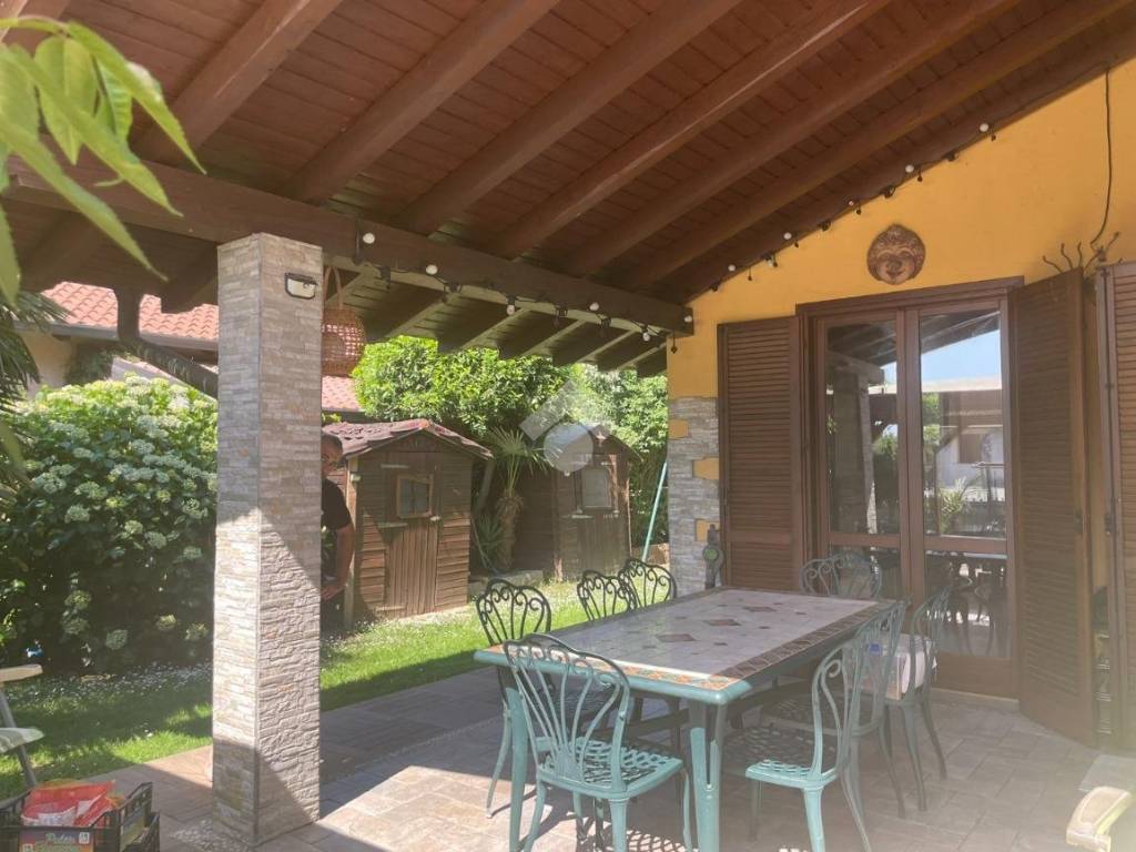 casa indipendente in vendita ad Arsago Seprio