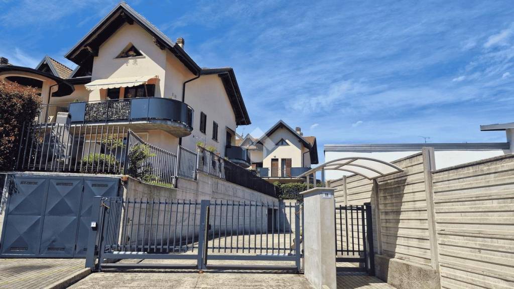 appartamento in vendita ad Arsago Seprio