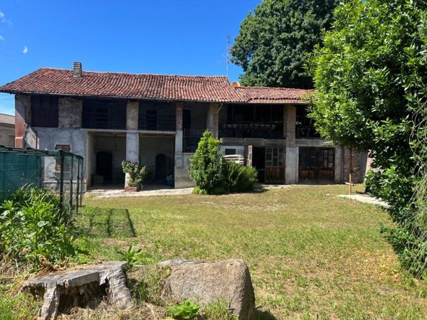 casale in vendita ad Arsago Seprio