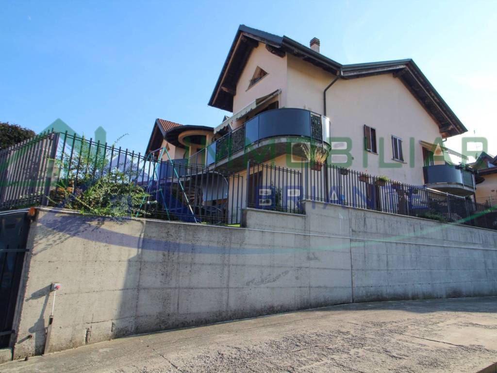appartamento in vendita ad Arsago Seprio