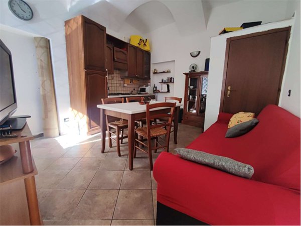 appartamento in vendita ad Azzate in zona Castello
