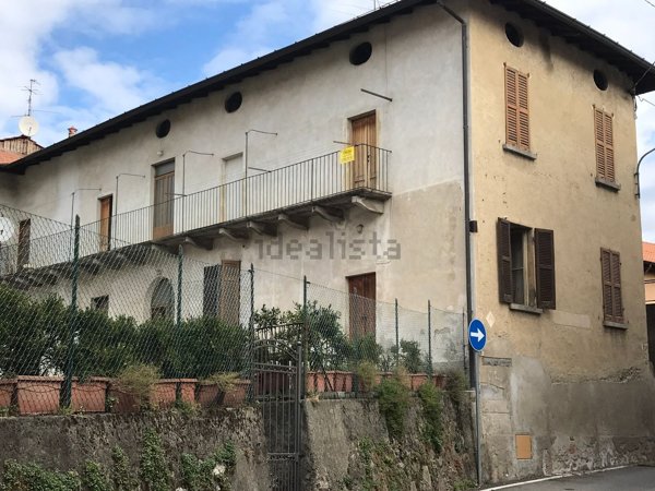 appartamento in vendita ad Azzate