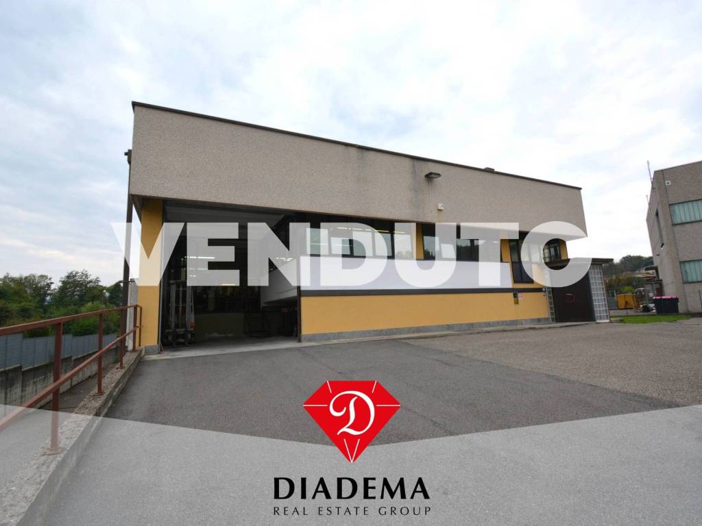 locale commerciale in vendita ad Azzate