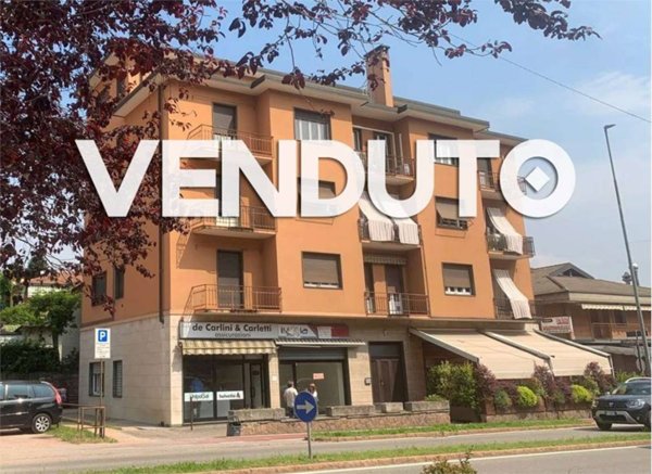 appartamento in vendita ad Azzate