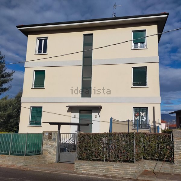 appartamento in vendita ad Azzate
