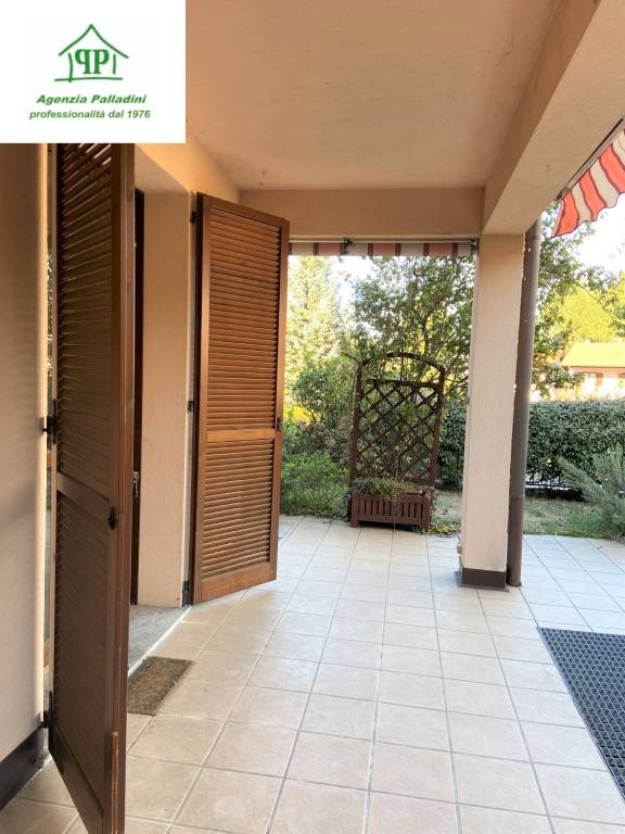 casa indipendente in vendita ad Azzate