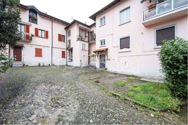 appartamento in vendita ad Azzate