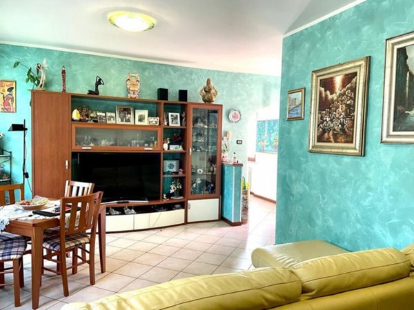appartamento in vendita ad Azzate